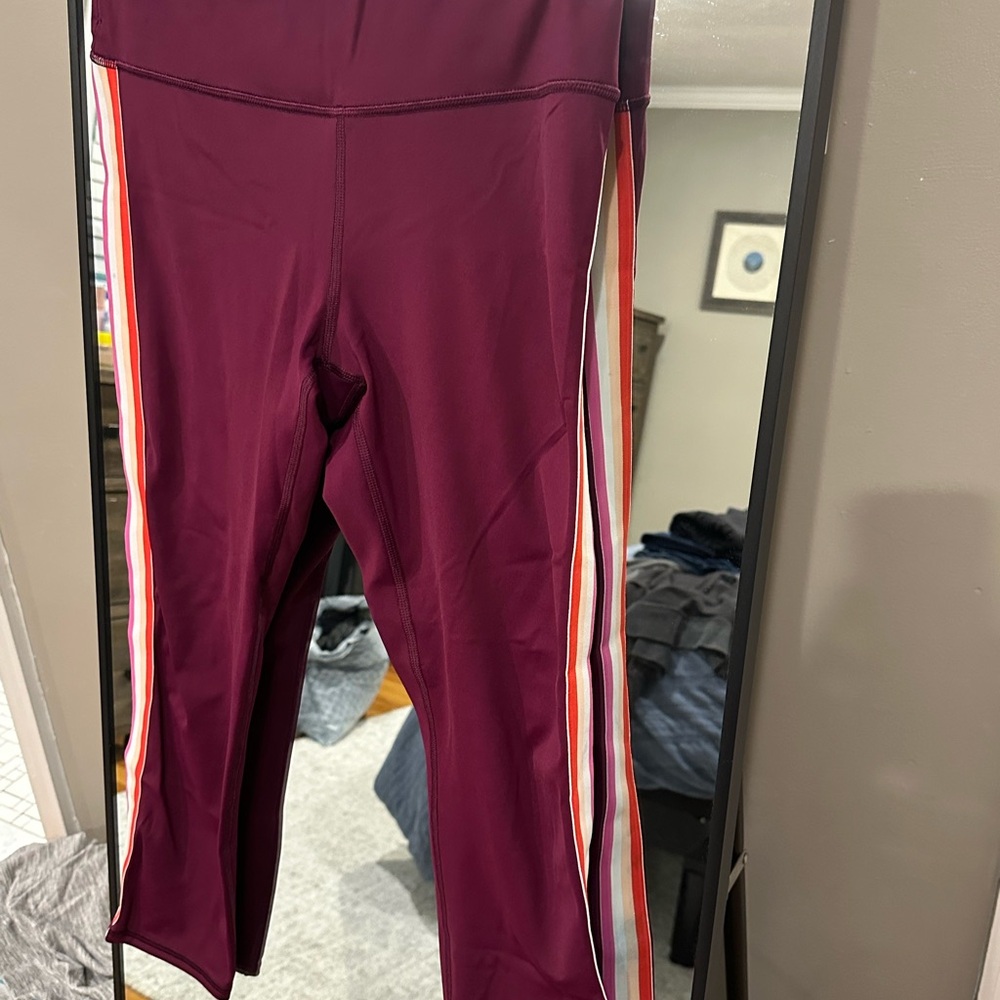 Burgundy cropped Leggings with Striped Sides